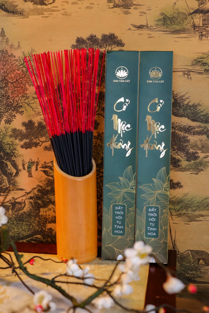 Cổ Mộc Hương Kim Tâm Cát
